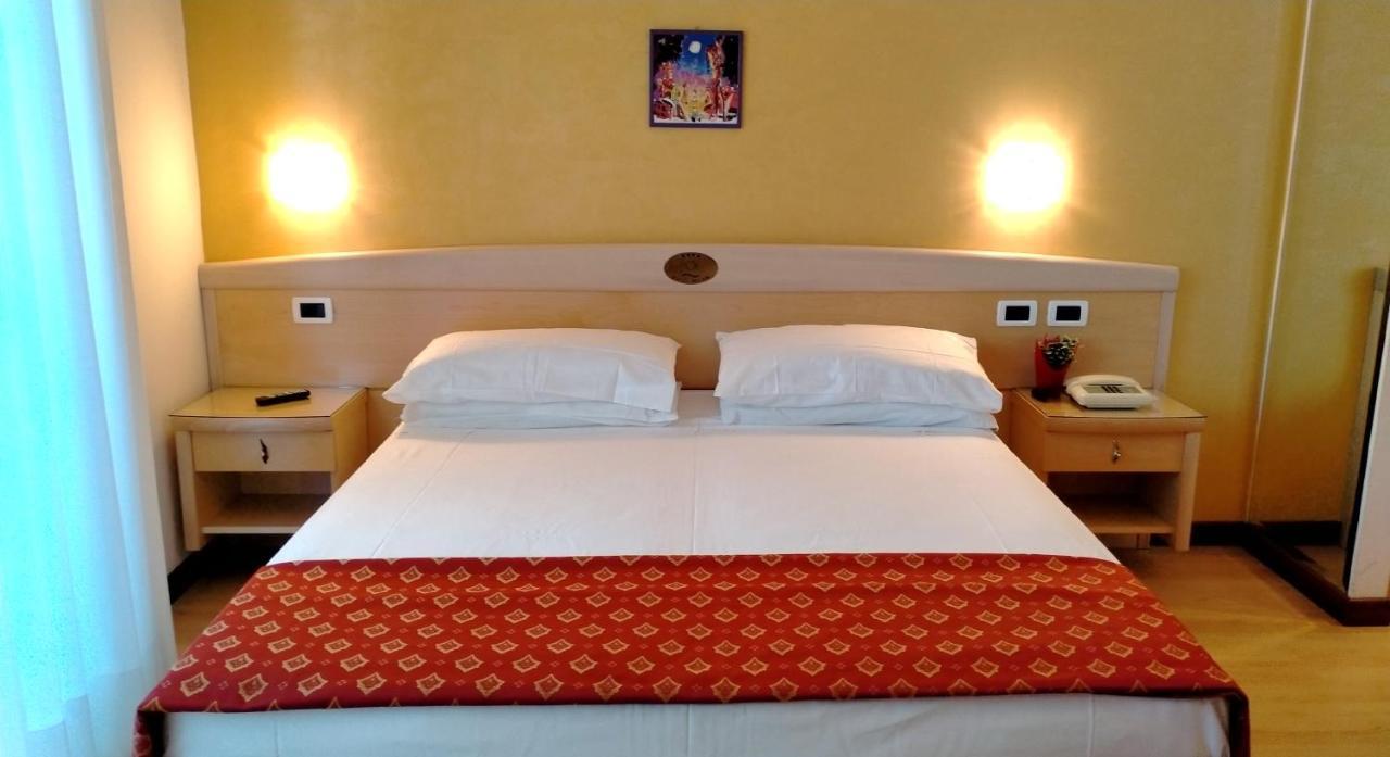 Hotel Helios Lido di Jesolo Eksteriør bilde