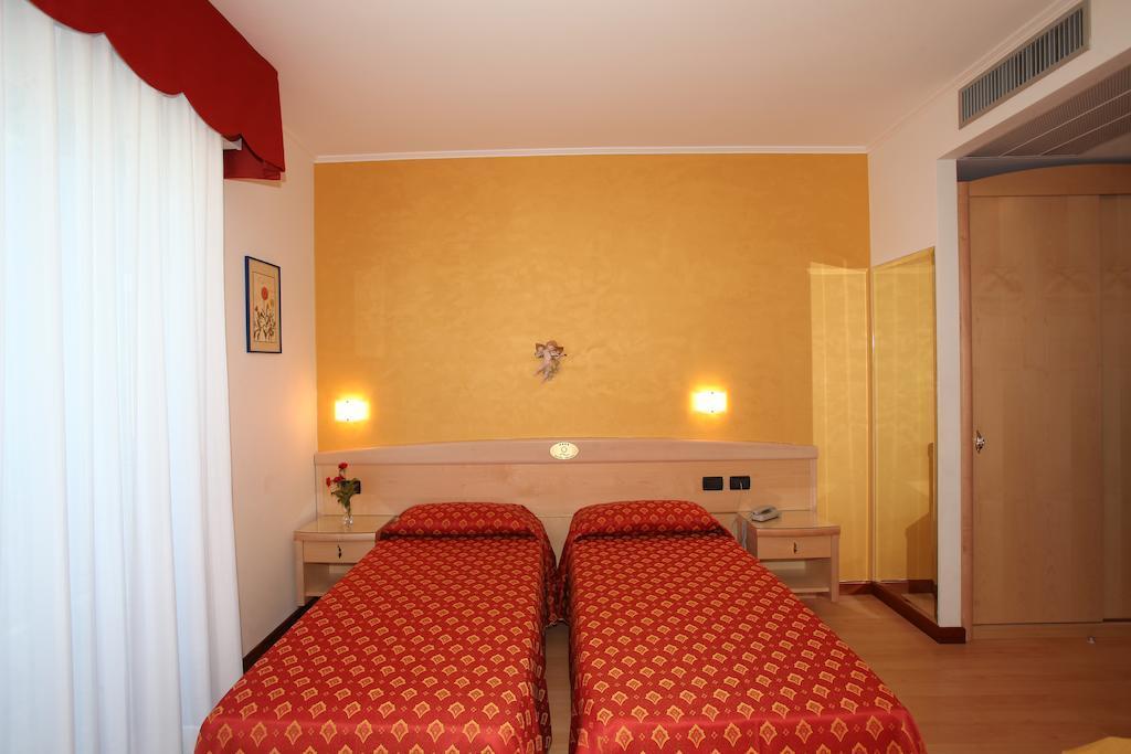 Hotel Helios Lido di Jesolo Eksteriør bilde