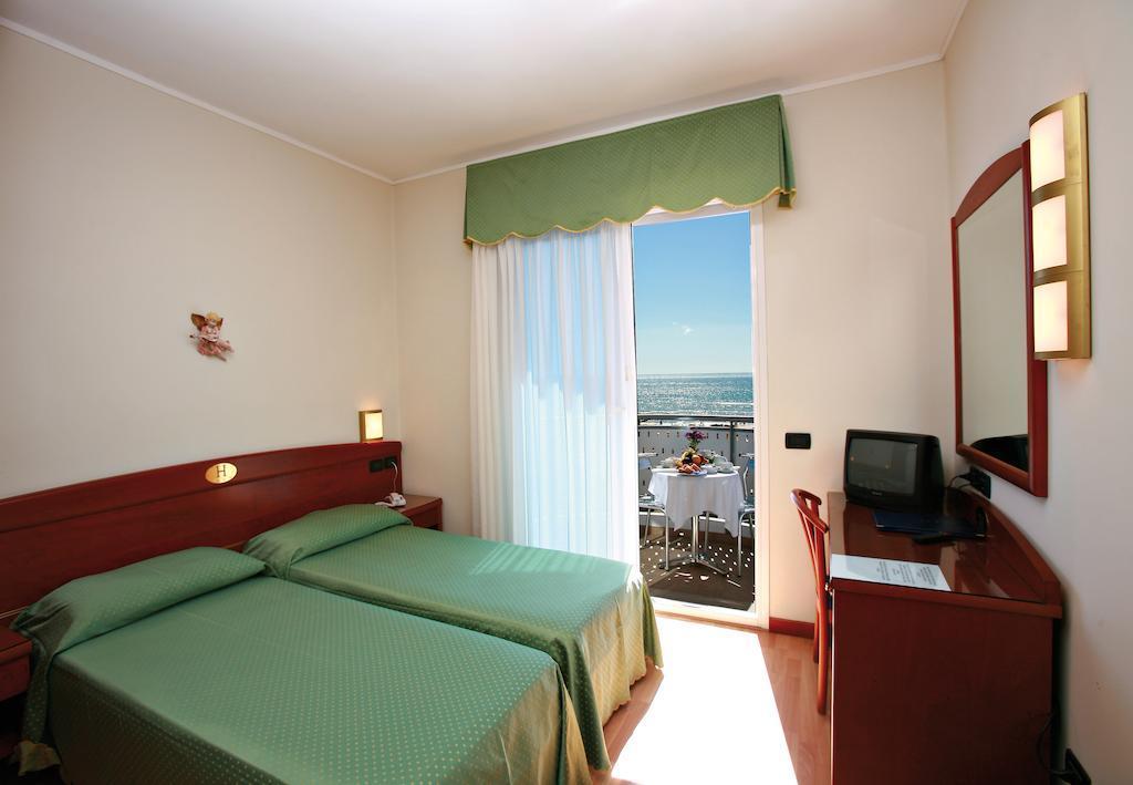 Hotel Helios Lido di Jesolo Eksteriør bilde