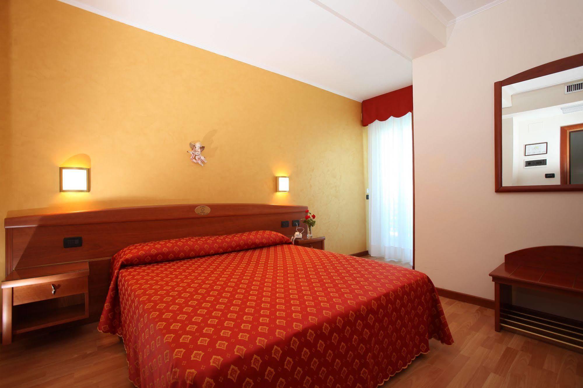 Hotel Helios Lido di Jesolo Eksteriør bilde